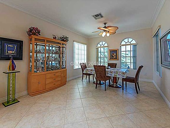 4th image of 2320 Schaeffer Hills Dr