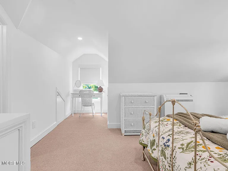 566 Prospect Ave — Photo 35