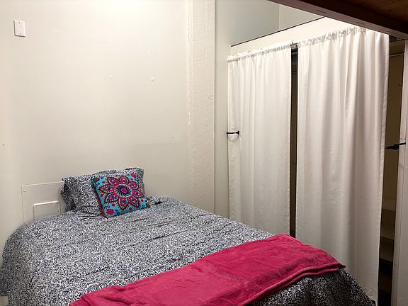 5th image of 700 Commerce St APT 219