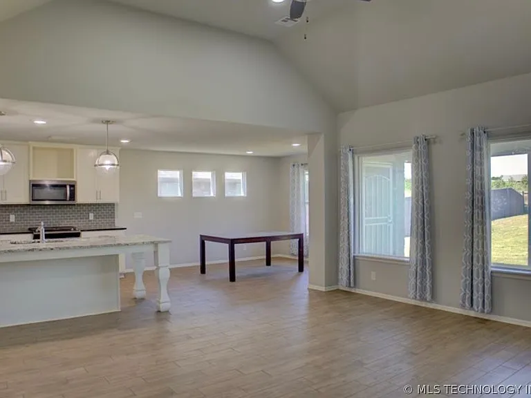 7012 S Elder Ave — Photo 6