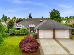 202 E Sunrise Dr, Lynden, WA