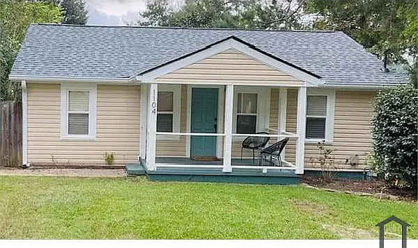 3 bed, 1140 sqft, $2,850 — Photo 1
