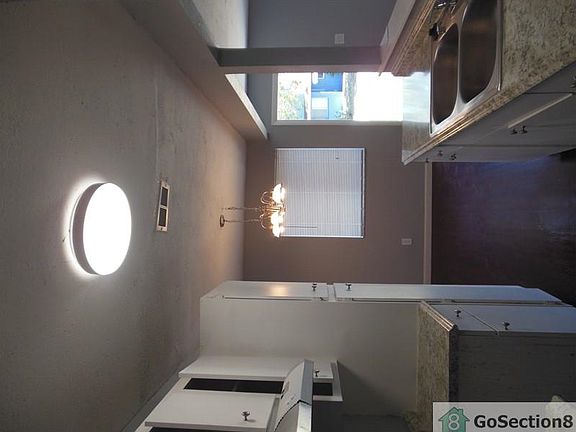 5th image of 800 W Tiffany Dr