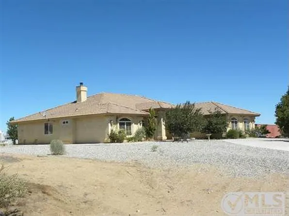 10832 Zing Rd, Phelan, CA 92371