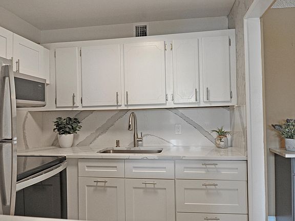 3rd image of 238 Chatham L