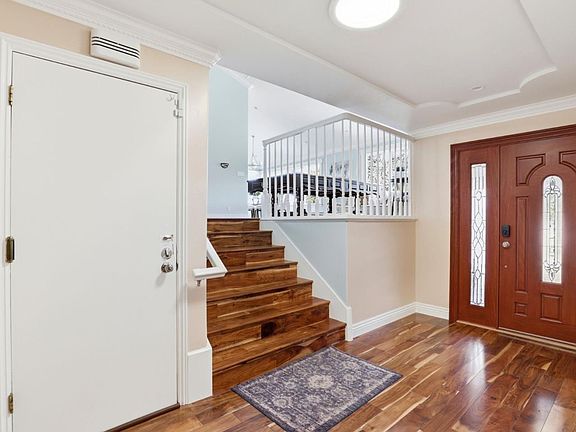 5th image of 15990 Jackson Oaks Dr