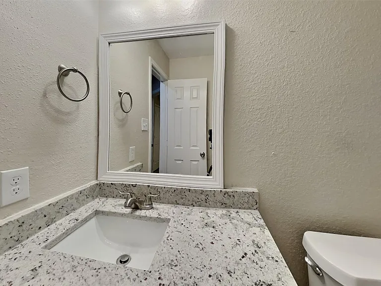 26871 Castlecliff Ln — Photo 15