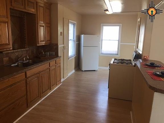5th image of 2222 N Kingsley Dr