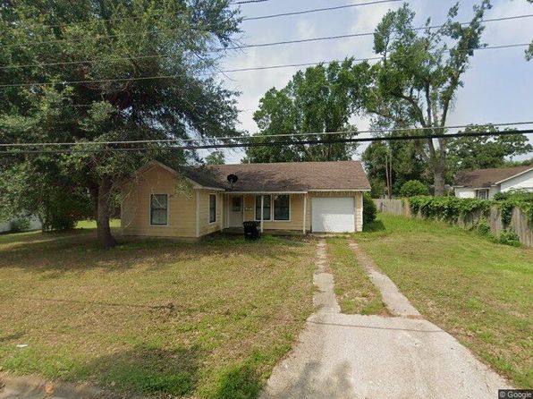 313 Mary St