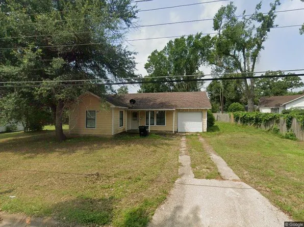 313 Mary St, Rockdale, TX 76567