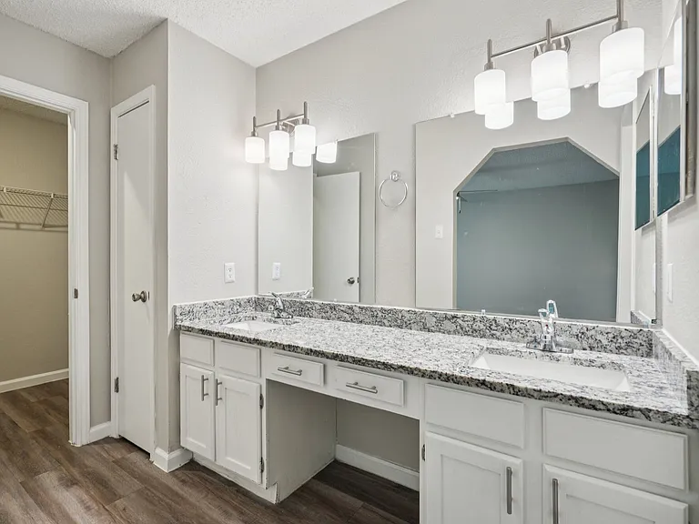 Fieldcrest Apartments — Photo 38
