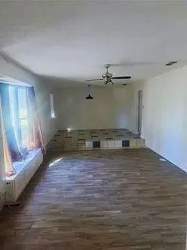3 bed, 2.5 bath, 2060 sqft, $1,900 — Photo 3