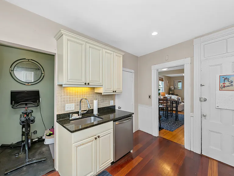 25 Pleasant St #2 — Photo 4