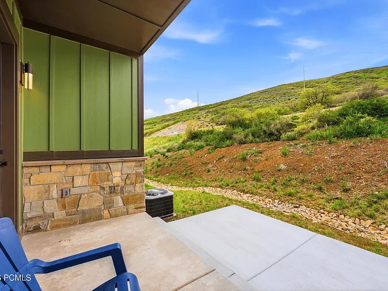519 W Ascent Dr — Photo 36