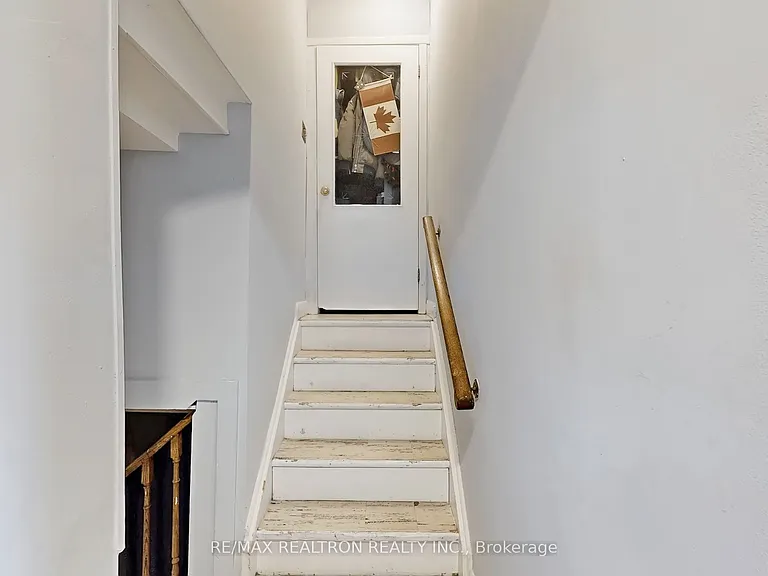 55 Danby Ave #BASEMENT — Photo 23