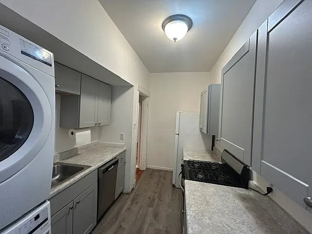 6041 Waterman Blvd — Photo 8