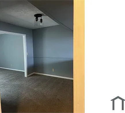 6076 Regent Mnr — Photo 5