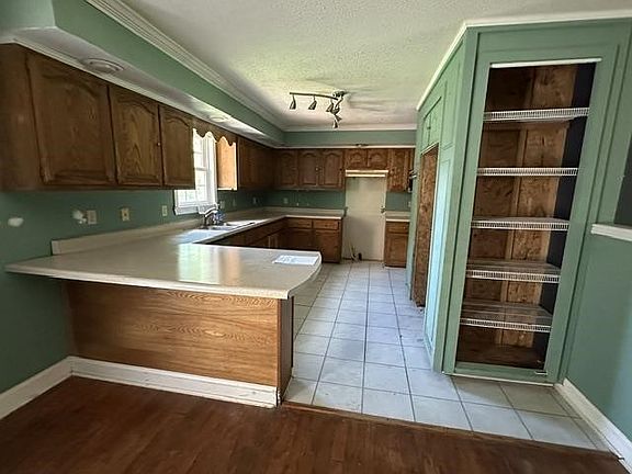 5th image of 658 Cobblestone Dr