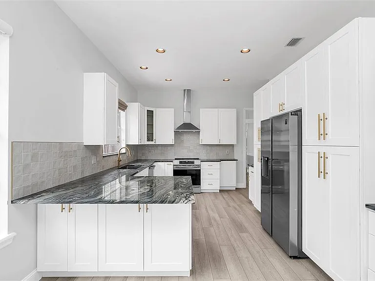 1006 Nottingham St — Photo 13