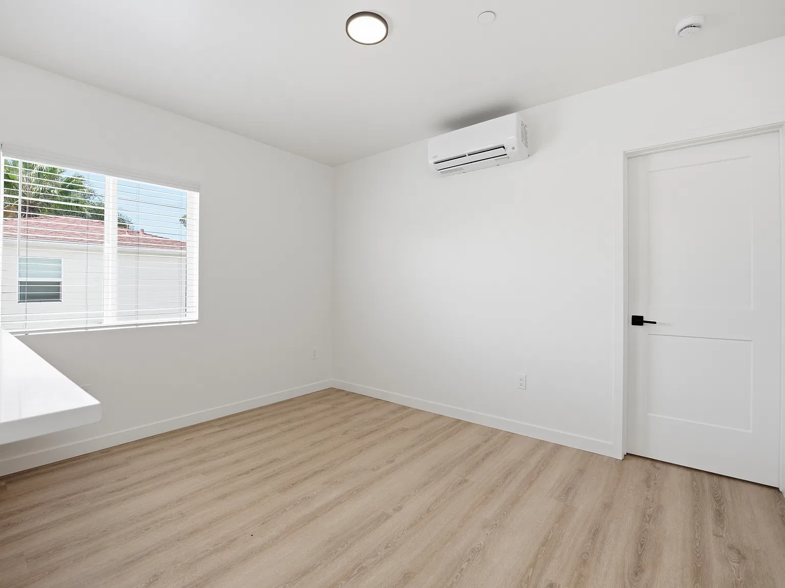 1 bed, 530 sqft, $2,300 — Photo 3