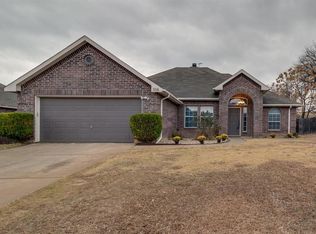 306 Ridge View Ct, Decatur, TX 76234