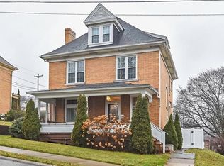 820 Chestnut St, Coraopolis, PA 15108