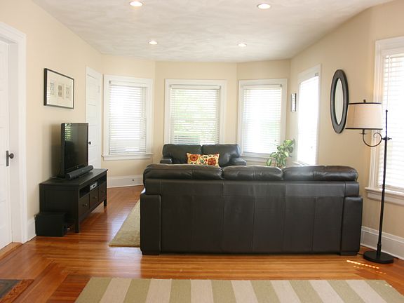 4th image of 106 Norwood Ave