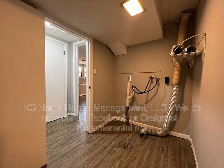 6708 W 71st Ter — Photo 37