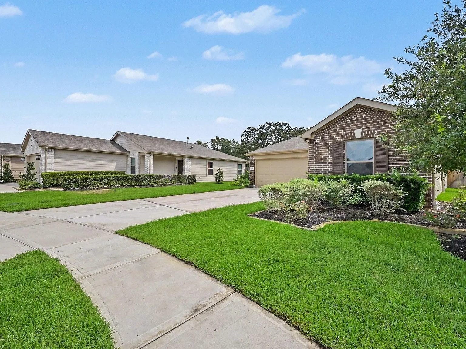 3 bed, 2.0 bath, 1631 sqft, $2,000 — Photo 4