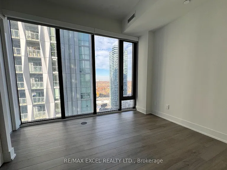 8 Cumberland St #1808 — Photo 10