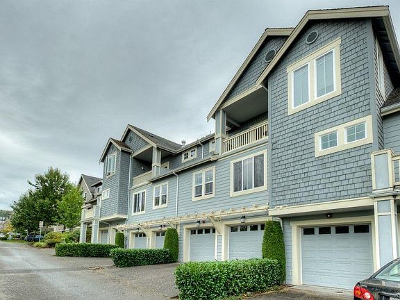 4th image of 2304 NE Park Dr