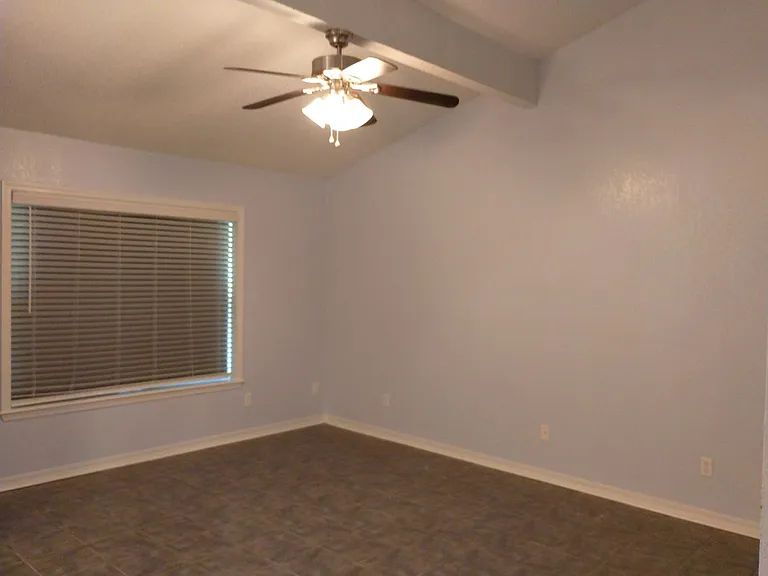 1670 Glendale Rd — Photo 5