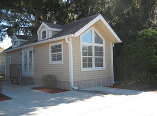 36010 Sand Rd, Grand Island, FL 32735