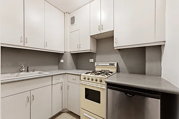 Sold by Douglas Elliman | media 6