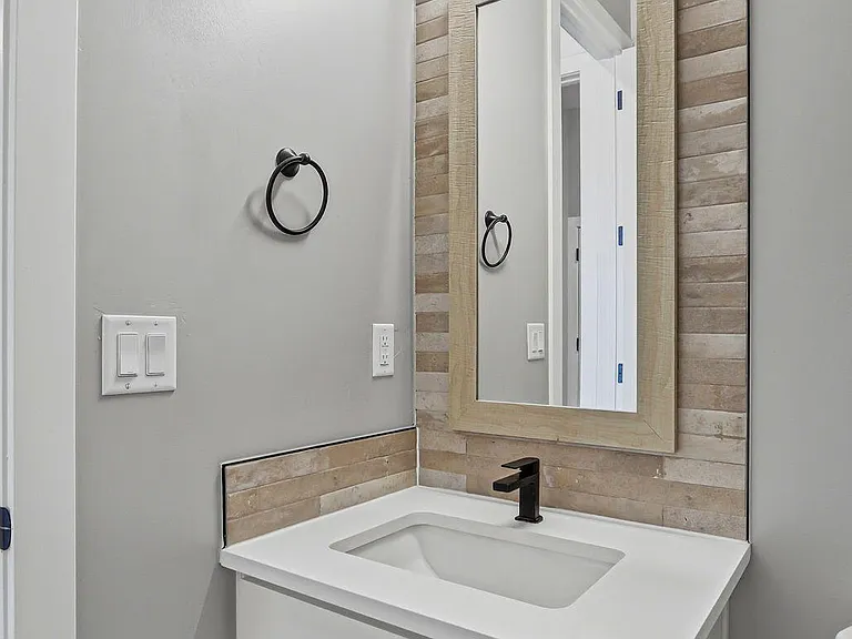 3740 Model Ln — Photo 23