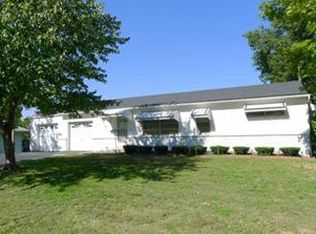 4 NE 64th Ter, Gladstone, MO 64118