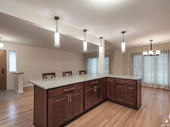 5th image of 2123 Eastview Dr