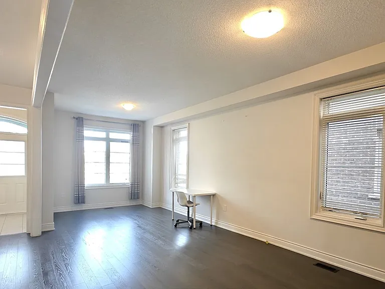 1538 Devine Point — Photo 4