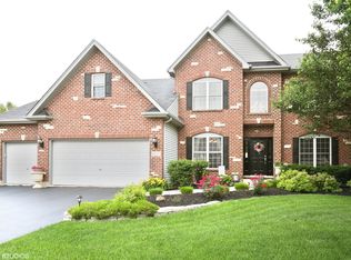 667 Lake Ridge Dr, South Elgin, IL 60177