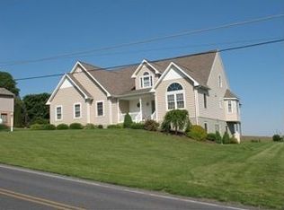 406 W Lexington Rd, Lititz, PA 17543