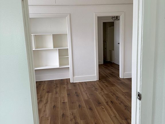 5th image of 1950 Argyle Ave APT 11