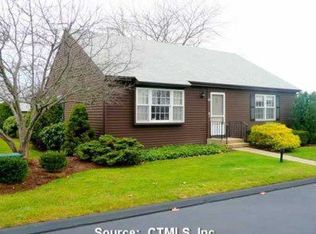 28 Aylesbury Cir, Madison, CT 06443