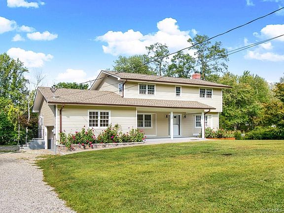 2nd image of 7 Foxwood Ln