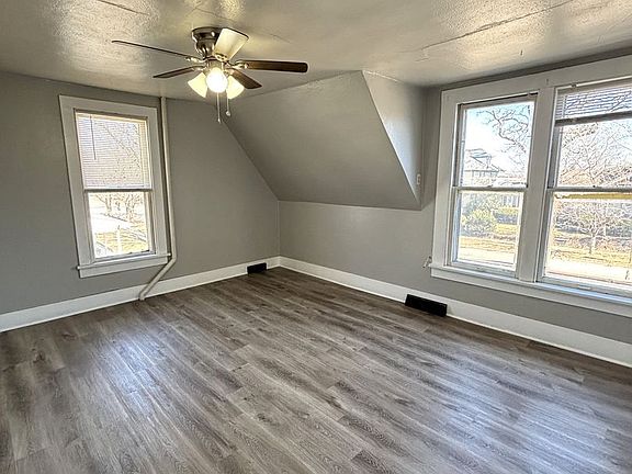 5th image of 403 1/2 W 6th St