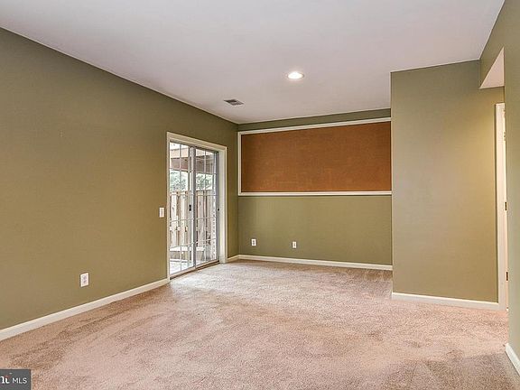 4th image of 47 Arell Ct