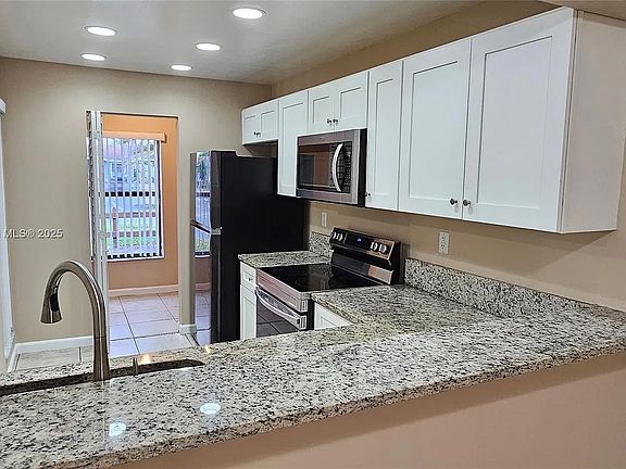 5th image of 8048 NW 41st Ct