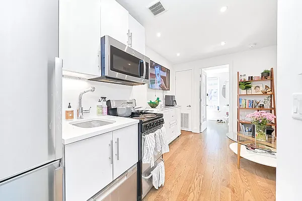 Rented by Living New York | media 4