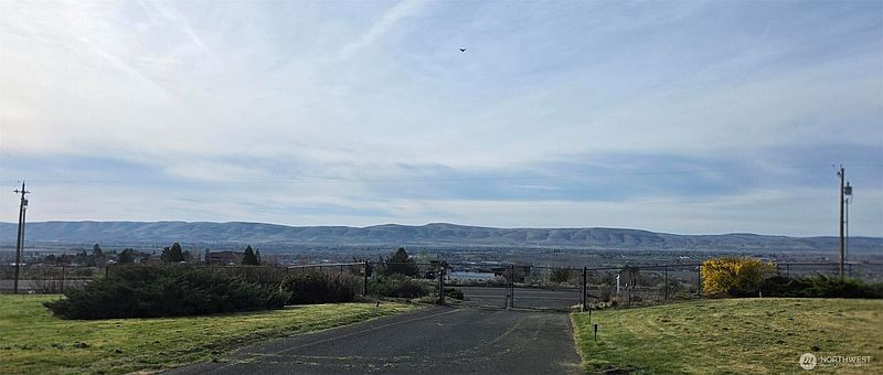 5th image of 8601 Scenic Drive