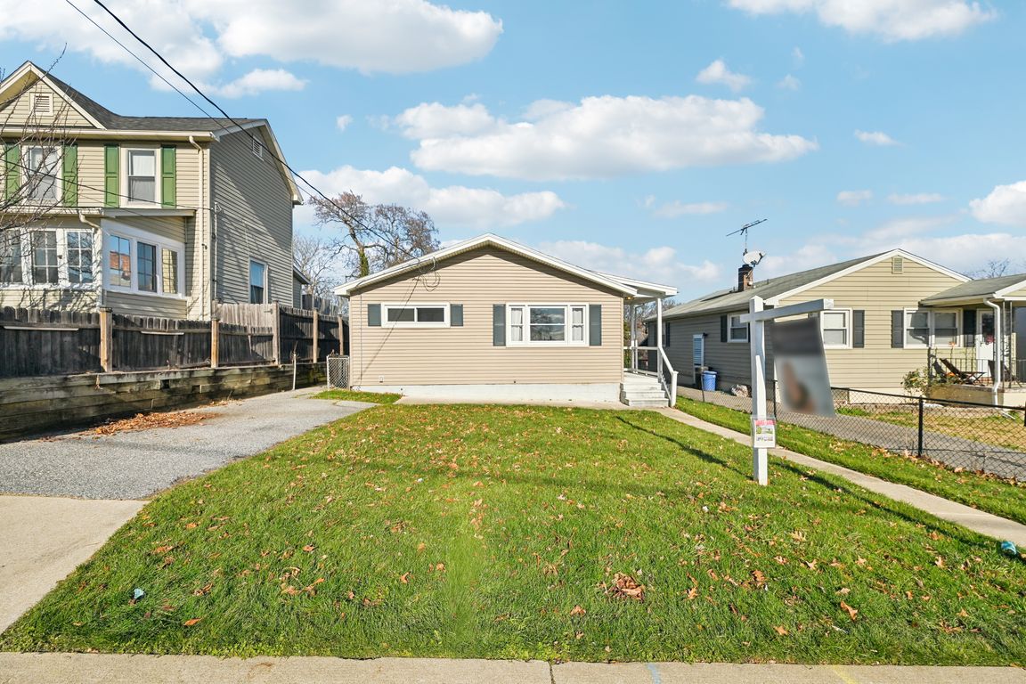 Alabama Ave-S1212-001.jpg