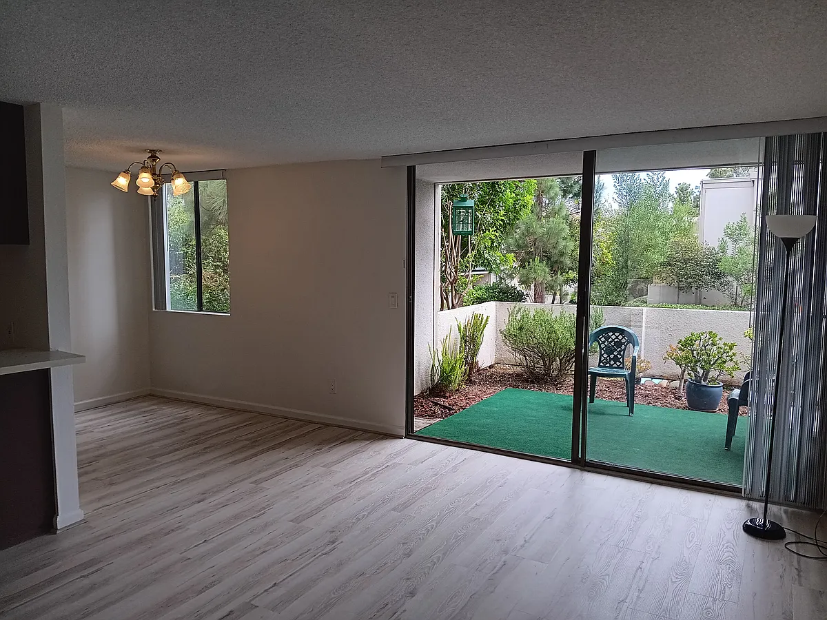 Living Dining Room Patio Garden - 6214 Agee St #39